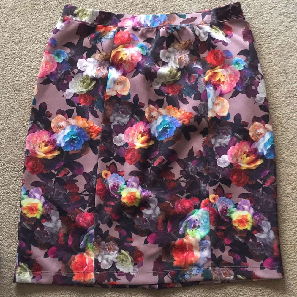 Simonton says pencil skirt